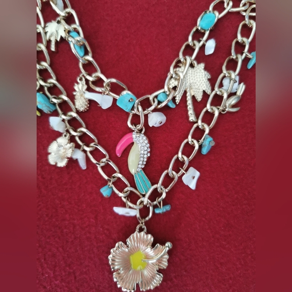 #1~NWOT. Beautiful golden necklace - Picture 6 of 6